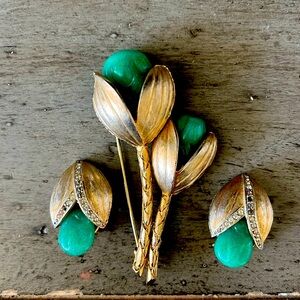 Tulips costume jewelry style brooch and earrings set